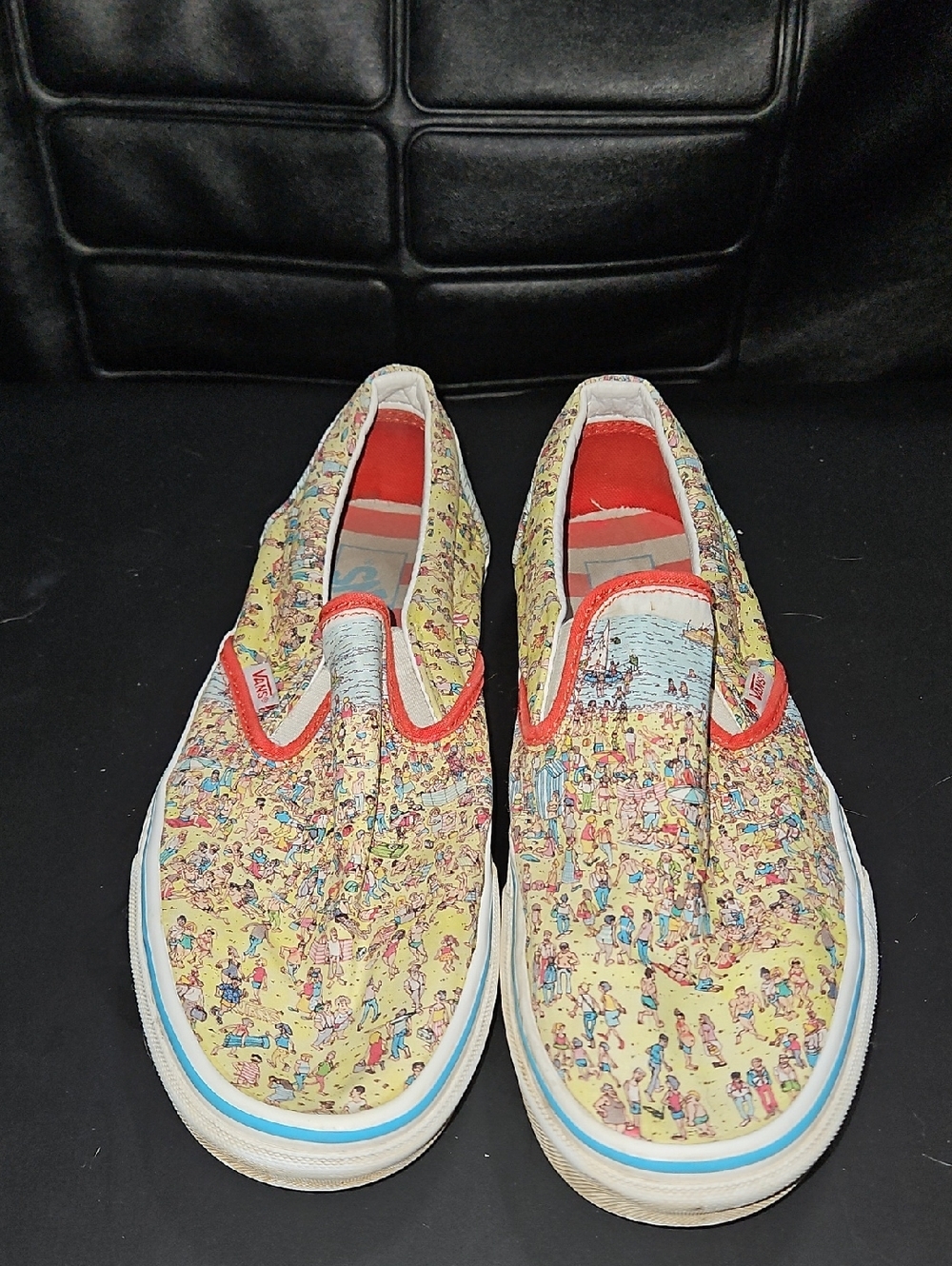 Vans Slip-On 'Where's Waldo' Print in Yellow & Red Size 9 Mens